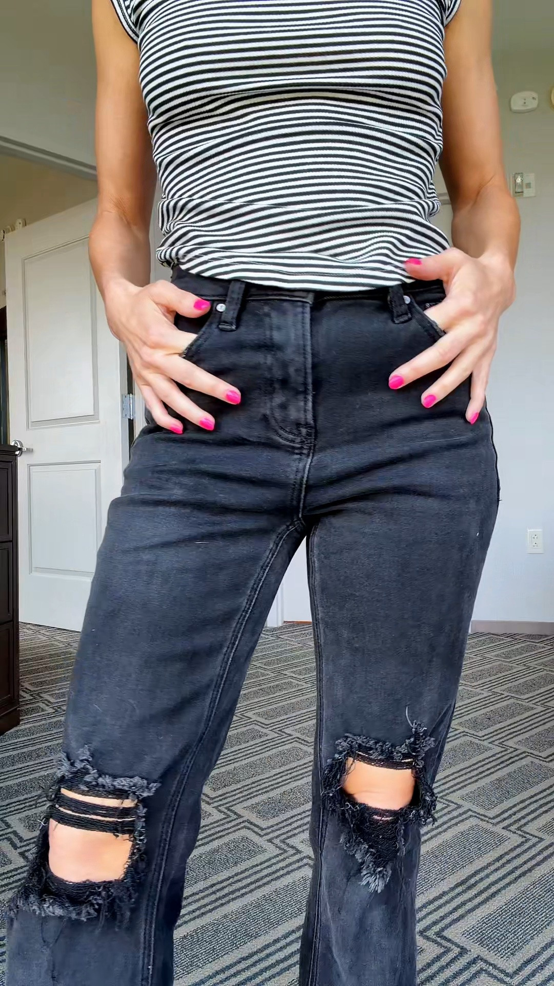 I’m five feet a hundred pounds got the size zero twenty four

#LTKPetite #LTKmorningroutine