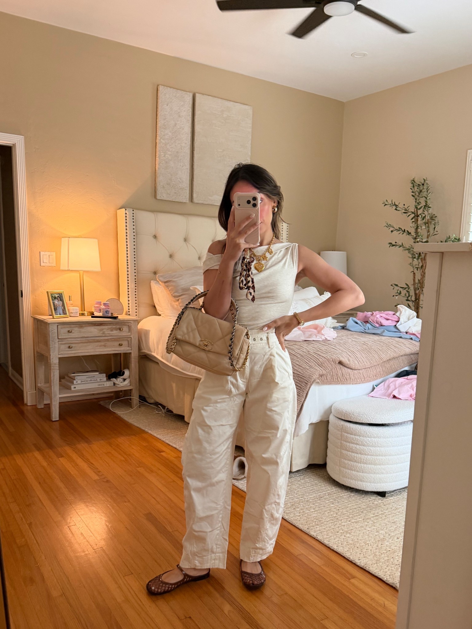 ootd to go run some errands! Love these barrel jeans especially bc they have the utility belt detail & this top is so flattering and matches with everything! 

#LTKgrwm #LTKootd #LTKPetite