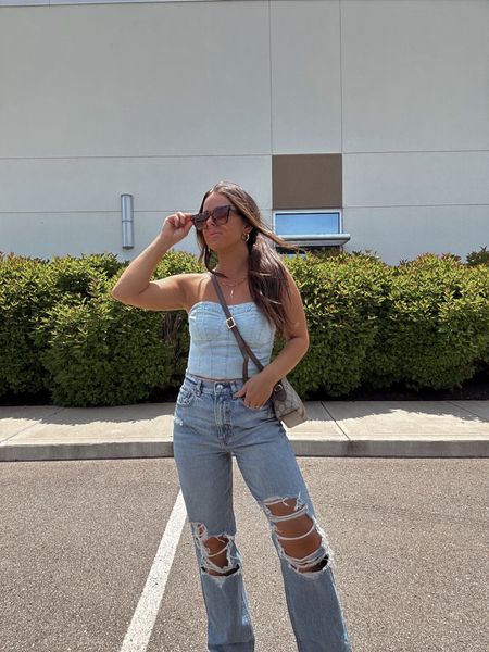 Trying the #denimondenim look👖 Not gonna lie texted a few friends to make sure the outfit was cute first🥲 LOVING these jeans from #aerie COMMENT ME for links your DM!

#LTKstyletip