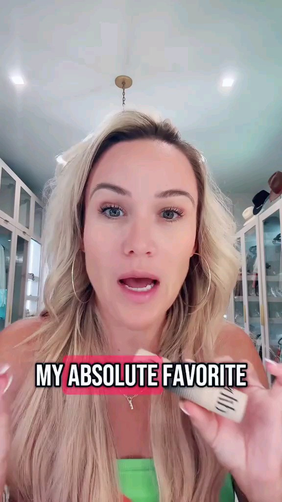 Glow Anywhere with DIBS Duo: Blush + Bronzer in One #DesertIslandGlow#DIBSBeautyEssentials

#LTKSummerEdit #LTKBeauty #LTKFindsUnder50