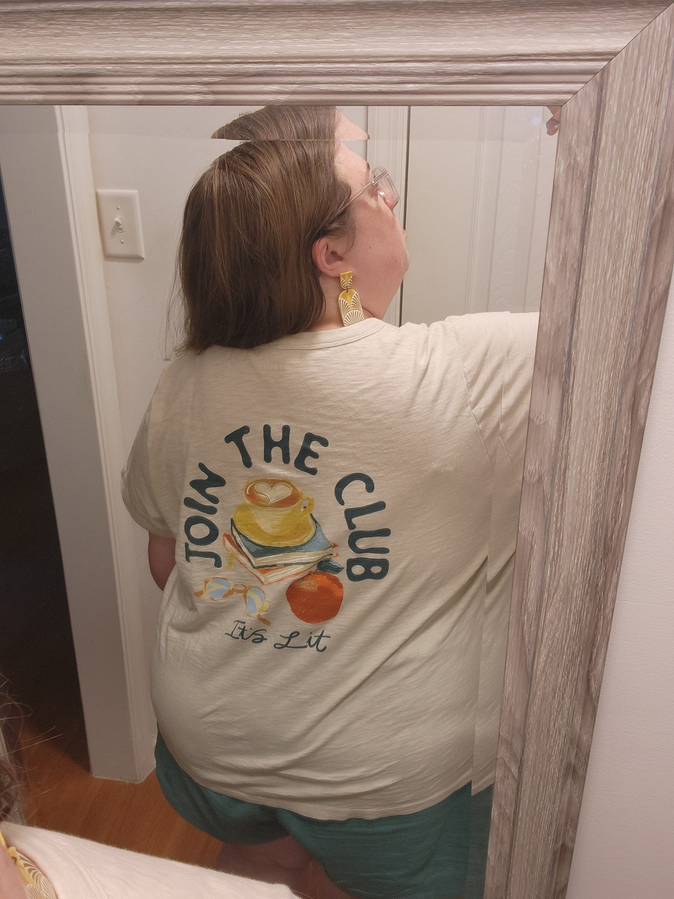 The cutest tee from Oldnavy for all the book girlie. 

#LTKFindsUnder50 #LTKFindsUnder100 #LTKMidsize