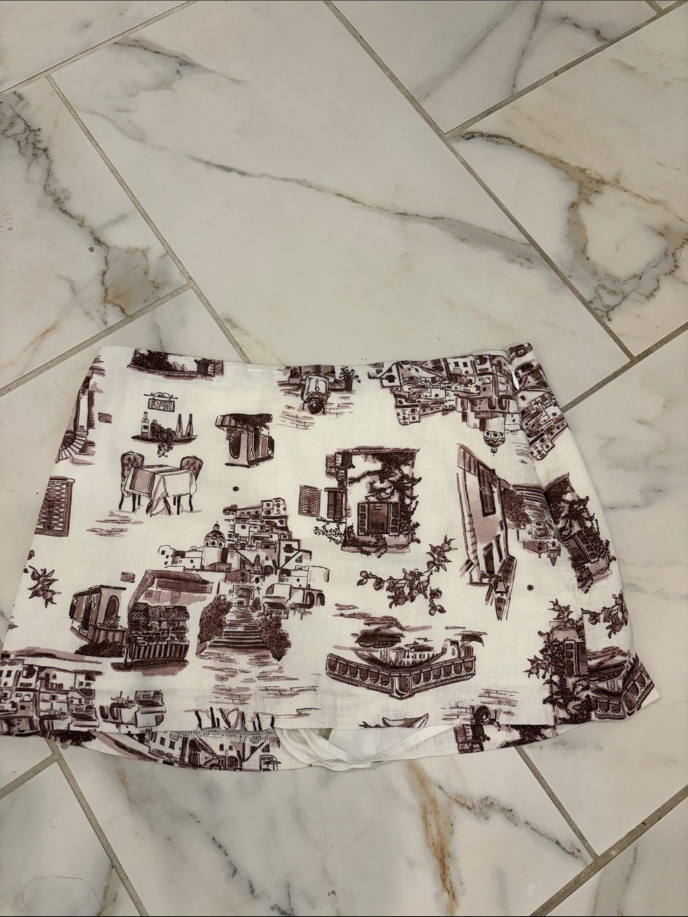NWOT Abercrombie & Fitch White Mini skort with Brown Scenic toile Print size M | Poshmark