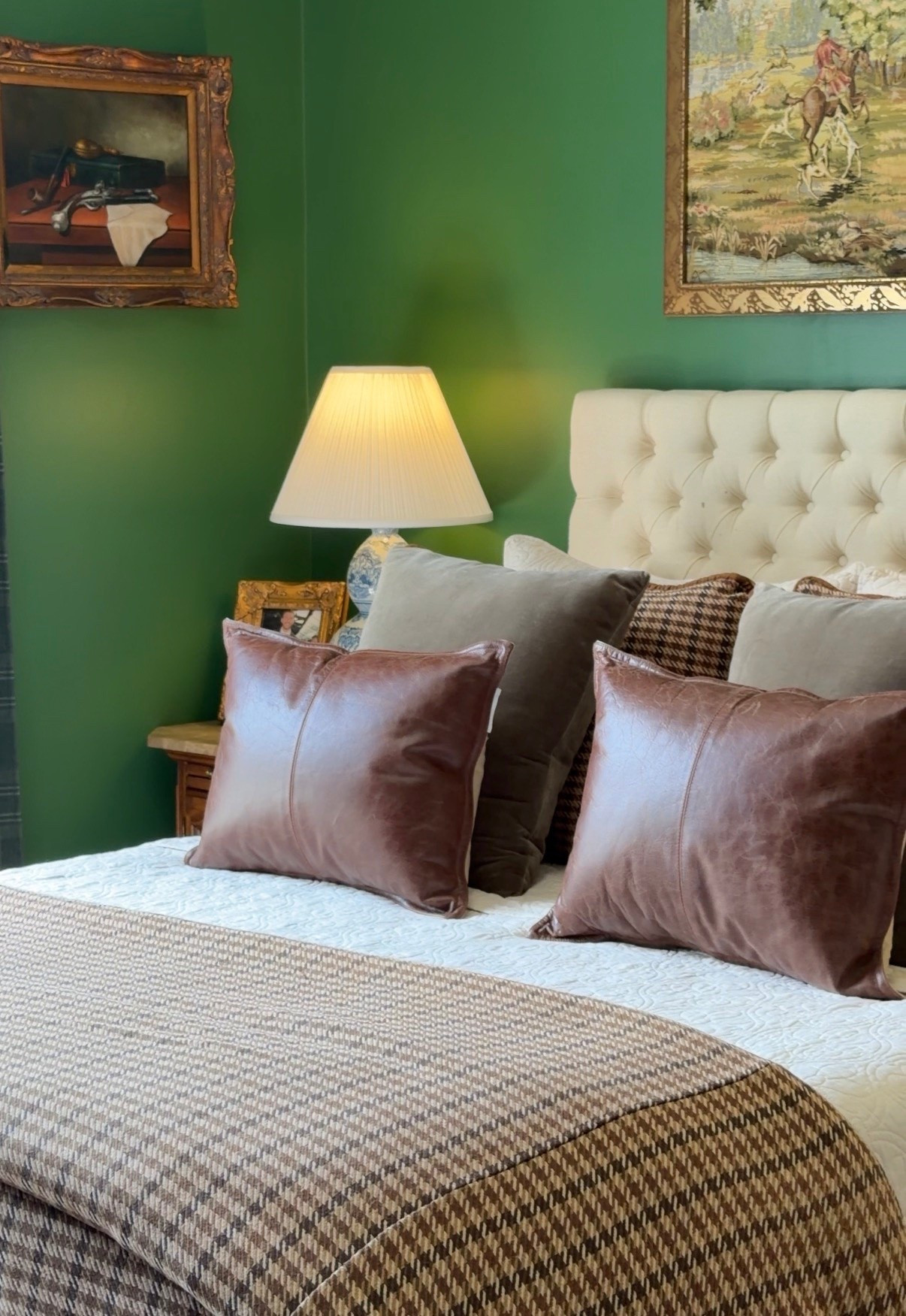 Creating a beautiful bed starts with the foundation. 🤍

I've linked everything from our guest bedroom, including the lightweight Bambaw Cozy sheets, quilt, pillows, and layered bedding that give the space that classic, inviting feel. These are the pieces I reach for when I want a bed to feel timeless, comfortable, and effortlessly put together.

#LTKHome