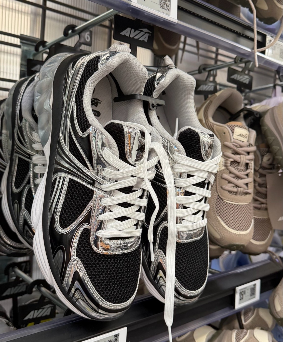 Affordable alternative everyday sneaker find! Perfect for running errands, travel outfits and more!!

#LTKActive #LTKootd
