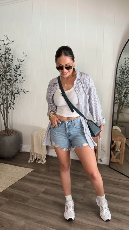 Casual outfits will always be my go-to!! These baggy jean shorts are so comfortable and they’re a longer length so it doesn’t show the bum! Wearing a size 26

#LTKStyleTip #LTKU #LTKFindsUnder100