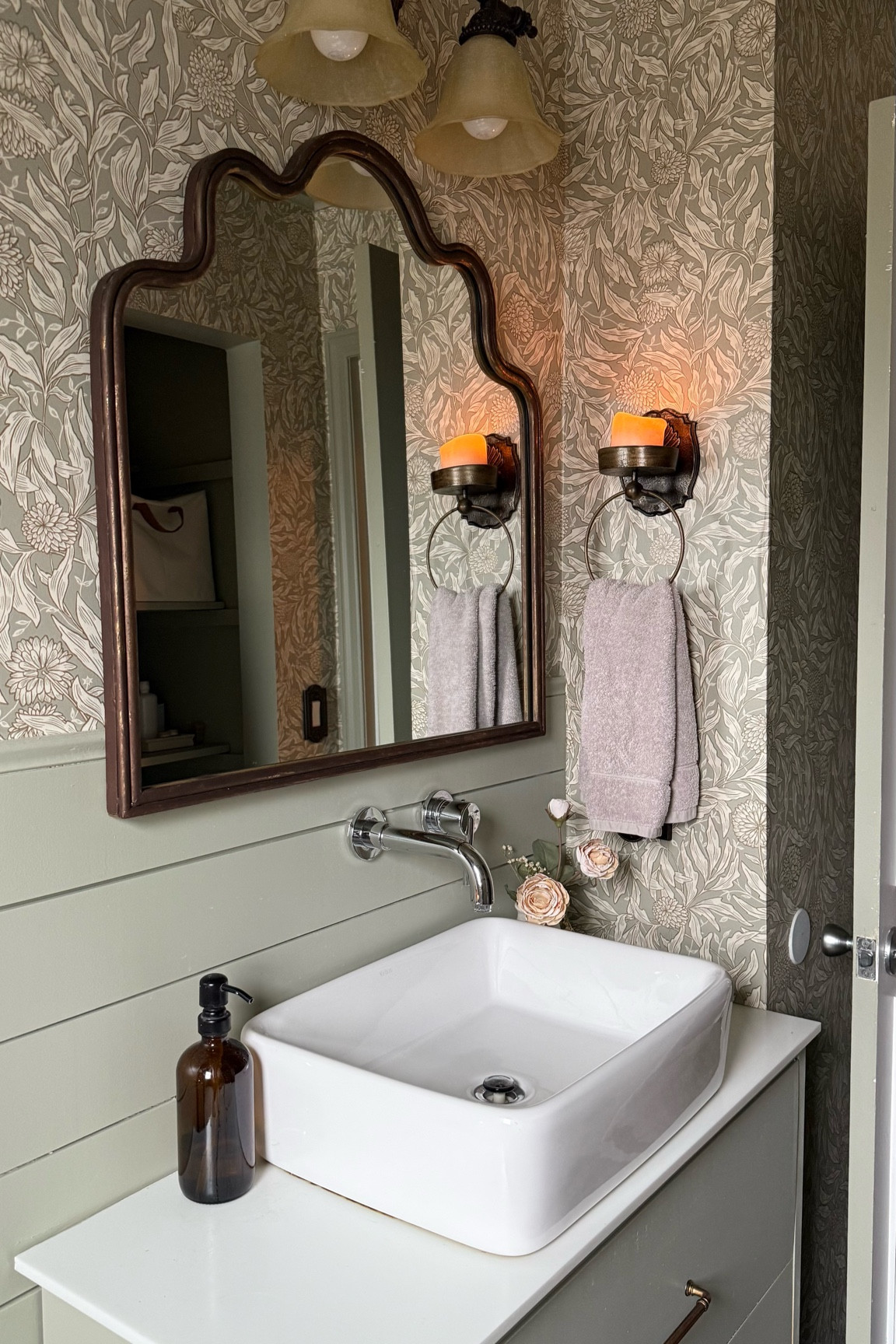 Bathroom details 🚽🤍

#LTKHome #LTKSaleAlert