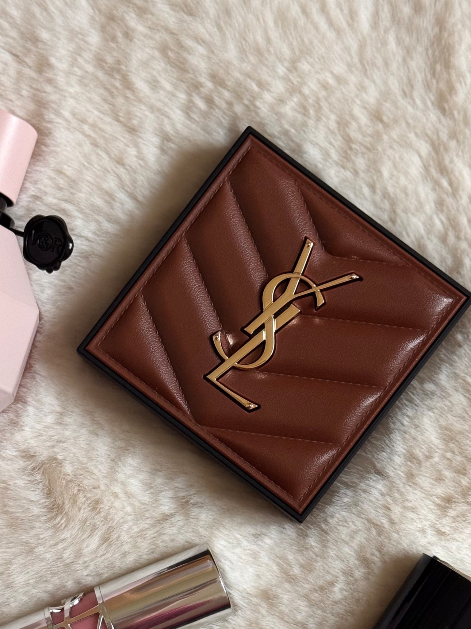 YSL 🤎 




#LTKGiftGuide #LTKHoliday #LTKBeauty