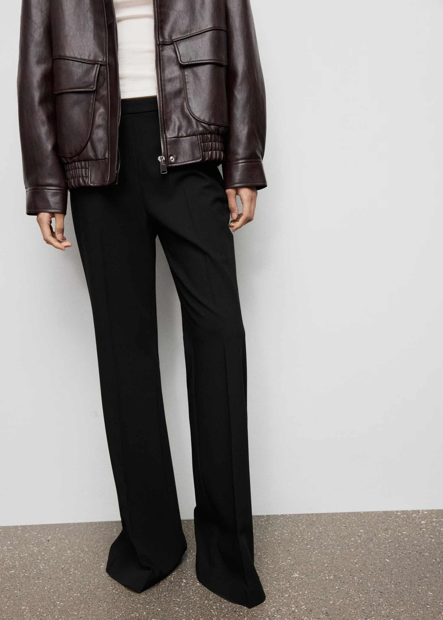 High-waisted flared trousers | Mango (US/MX/AU)