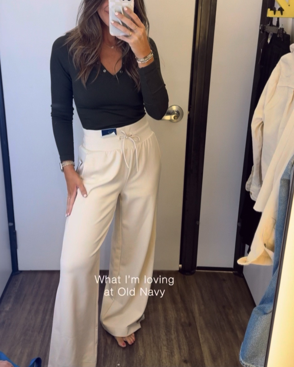 If you don’t have these wide leg sweats yet, you NEED them. I own them in XS in blue. Material is unmatched!!!! Feels soooo luxe. Top is soft and ribbed. Wearing small. Runs a bit tiny imo! 