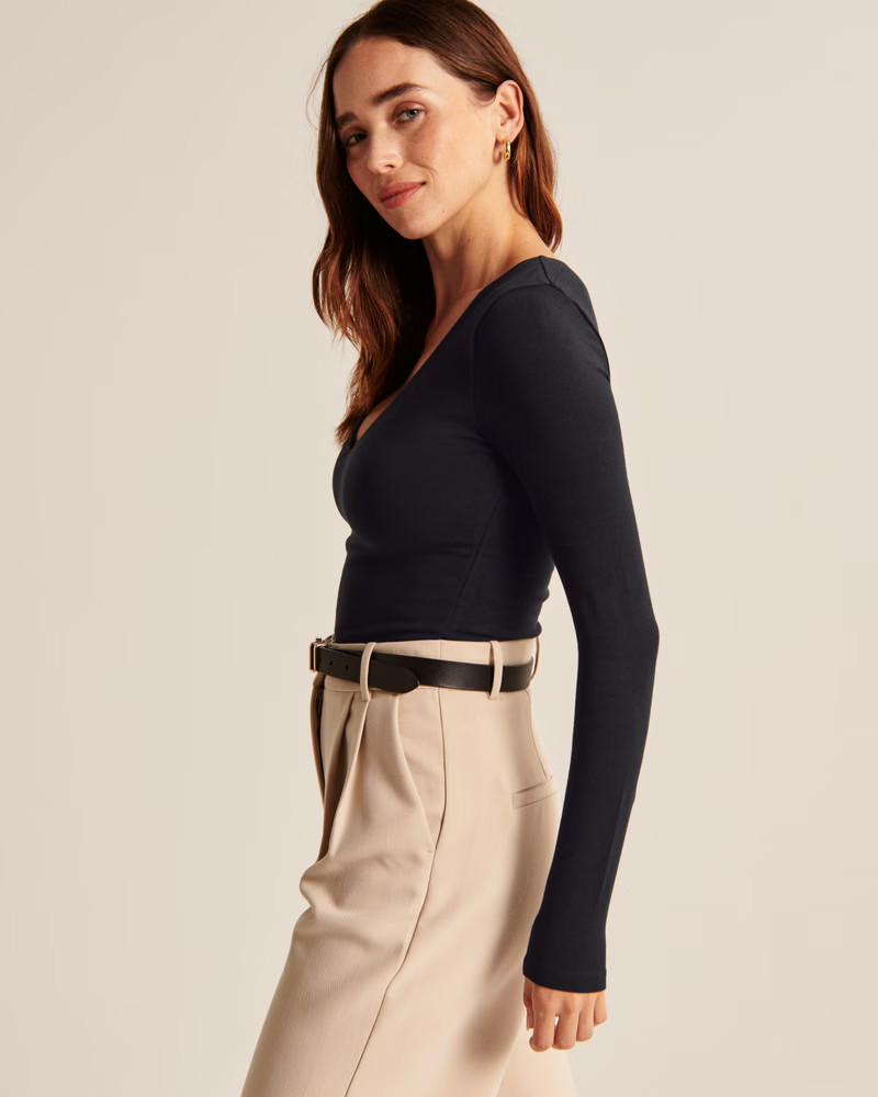 Long-Sleeve Cotton Seamless Fabric V-Neck Top | Abercrombie & Fitch (US)