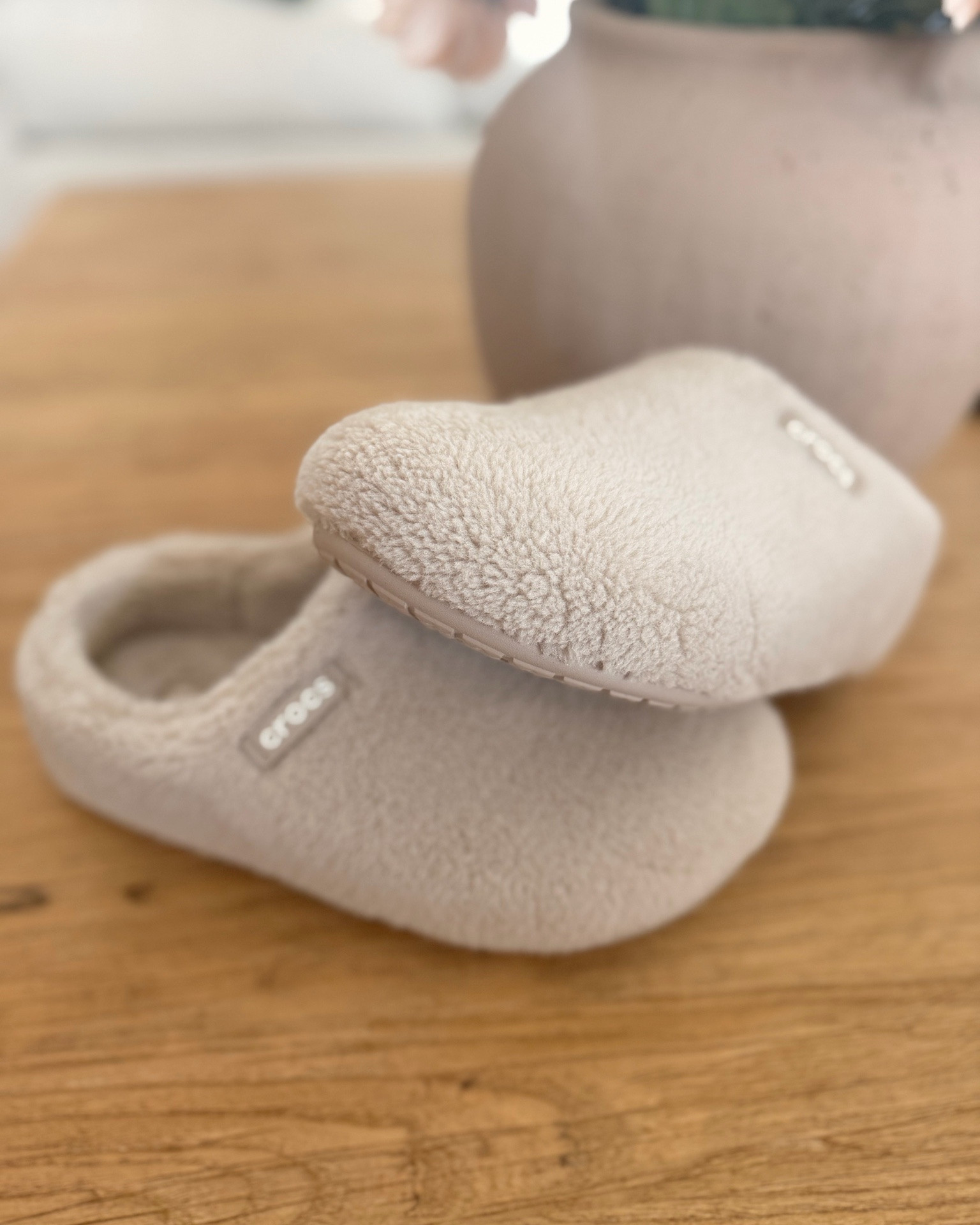 Cozy season = Crocs slipper season 🤎☁️ The comfiest little everyday pair.  I do recommend sizing up 1 size! 

#CrocsSlippers #CozyFinds #ComfyStyle #LTKFinds #FallFavorites

#LTKootd #LTKSeasonal