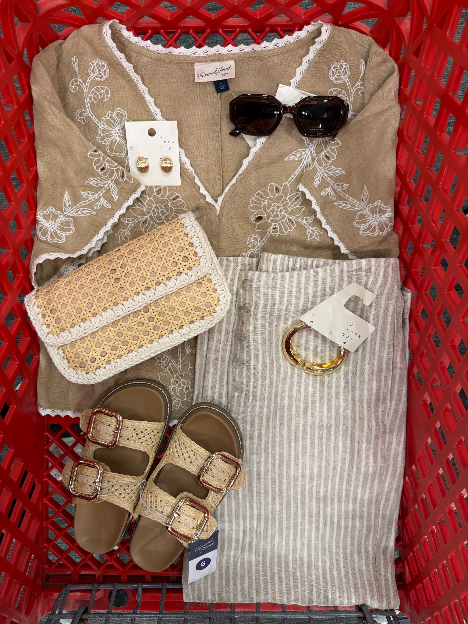 Linen, sunshine, & nowhere to be ✨