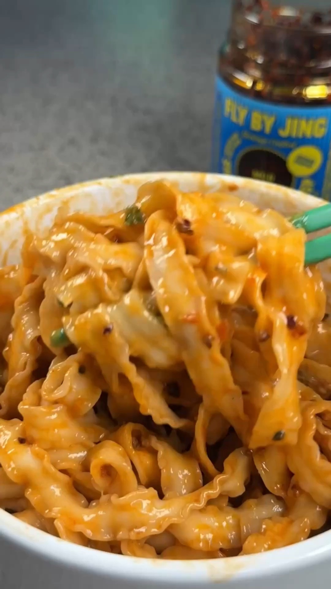 Day in the life of a chili crisp obsessive, Whole Foods edition 🍜🥢🌶️🛒

@wholefoods @flybyjing #flybyjing #flybyjingpartner #wholefoods #chilicrisp #wholefoodsmarket

#LTKdayinmylife #LTKfoodie #LTKHome