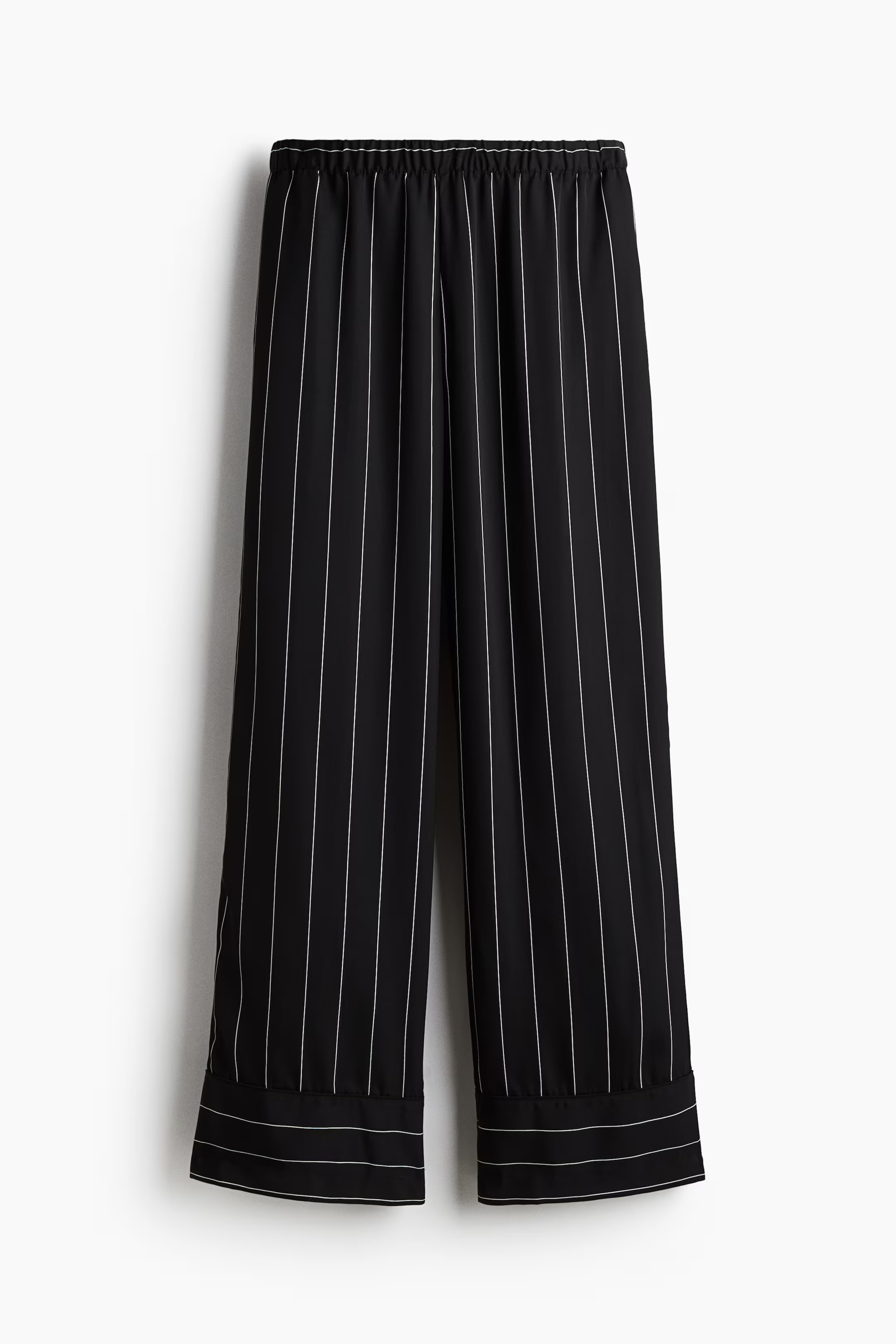 Loose-fit twill trousers | H&M (UK, MY, IN, SG, PH, TW, HK)