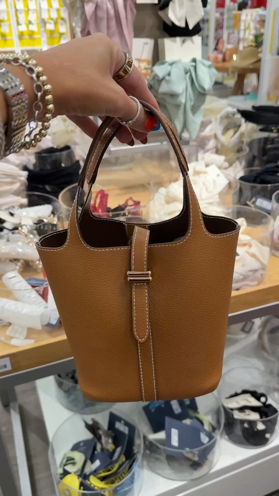 New Target bucket bag / on sale right now for $20

#LTKSaleAlert #LTKU #LTKMothersDay