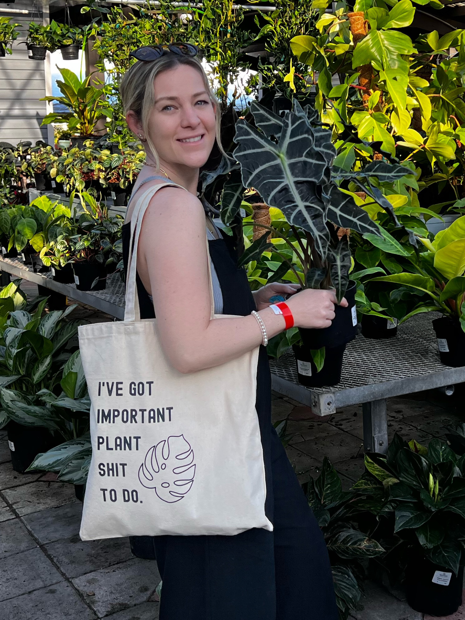 The best planty tote bag for a day of plant shopping! 