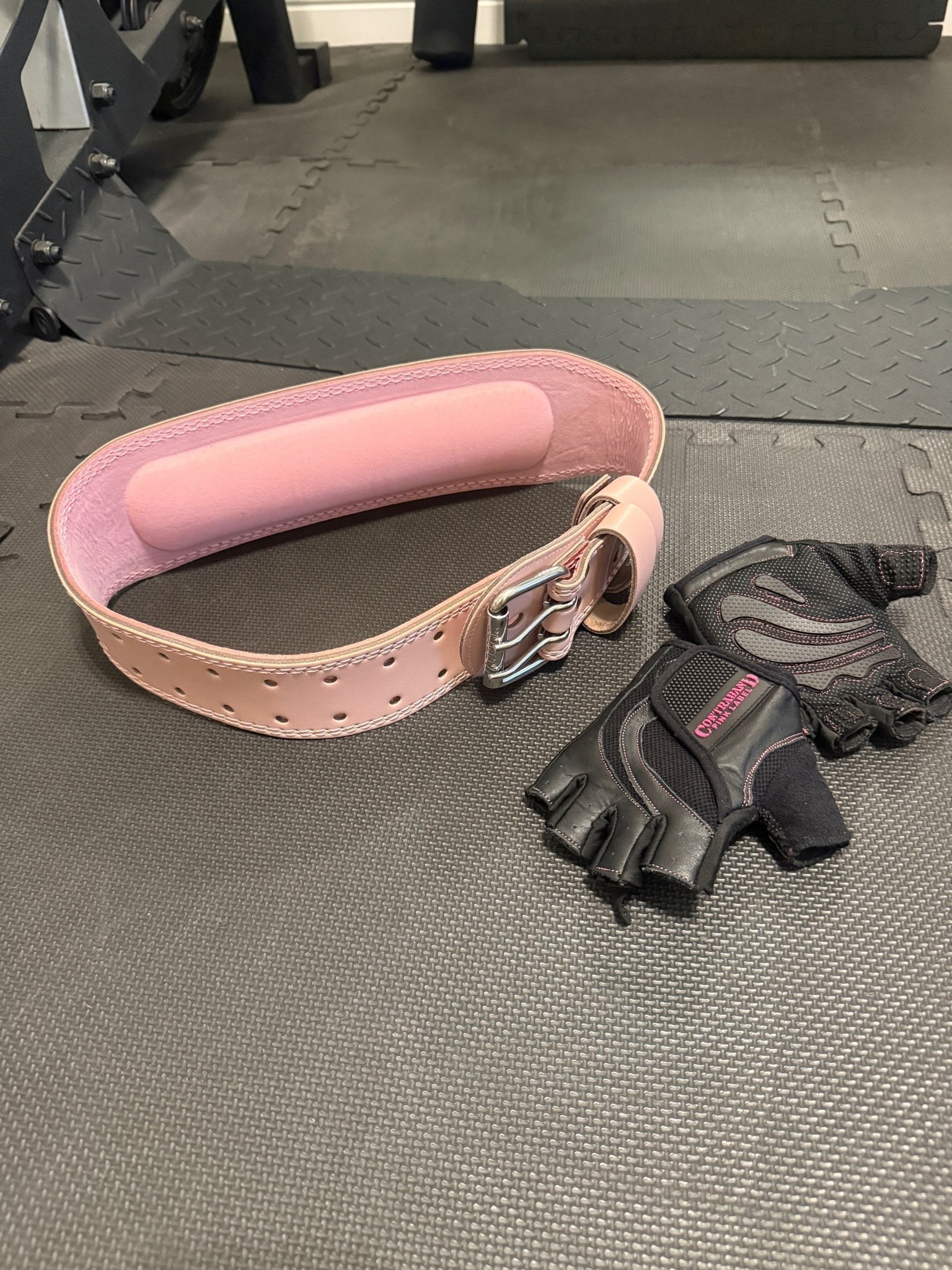 I use a weight lifting belt when I’m working through heavier sets and want a firmer, more secure feel around my core. The adjustable fit makes it easy to tighten before a lift and loosen between sets without feeling bulky.

Weight lifting belt, Strength training gear, Gym accessories, Weight training, Heavy lifting, Fitness essentials, Workout equipment, Lifting support, Home gym, EverydayHolly

#LTKfitnessgoals #LTKOver40 #LTKActive