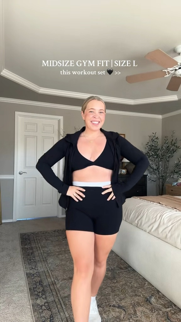 Midsize Gym Outfit 🖤🤍💪🏻 Wearing a size large jacket and shorts and XL sports bra 🫶🏻

#LTKFindsUnder100 #LTKMidsize #LTKActive