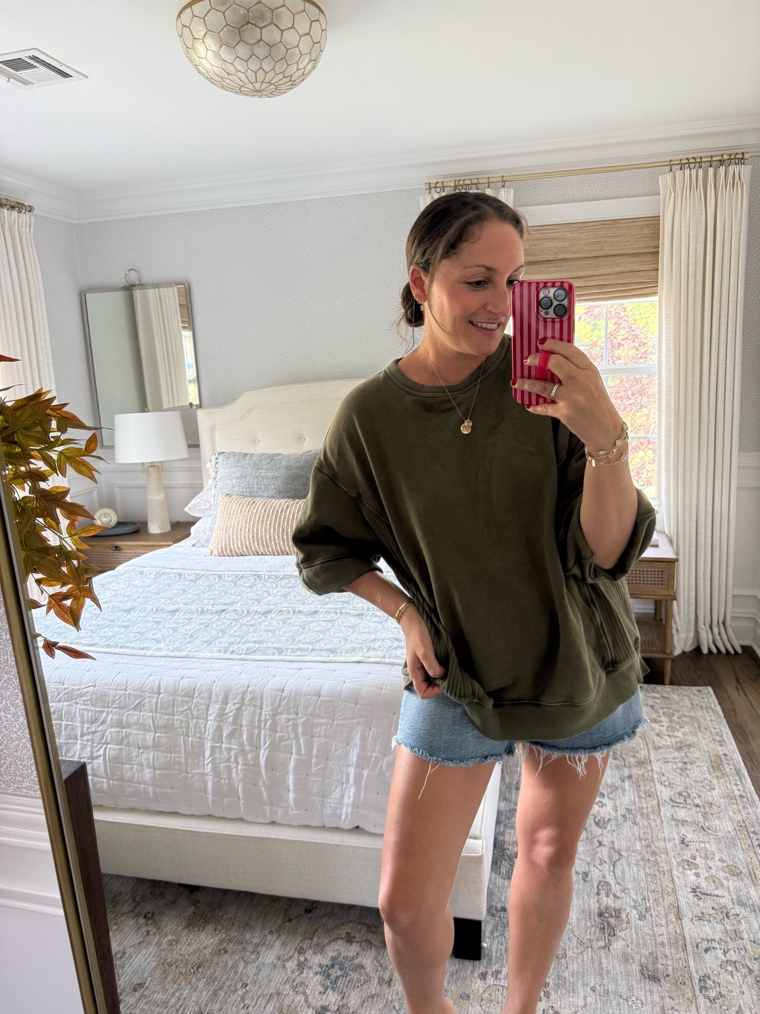 Feels like fall? The coziest (lightweight and oversized!!? Sweatshirt and a peek at some fall bedroom accents that I’ve just swapped in…

#LTKSeasonal #LTKHome #LTKootd