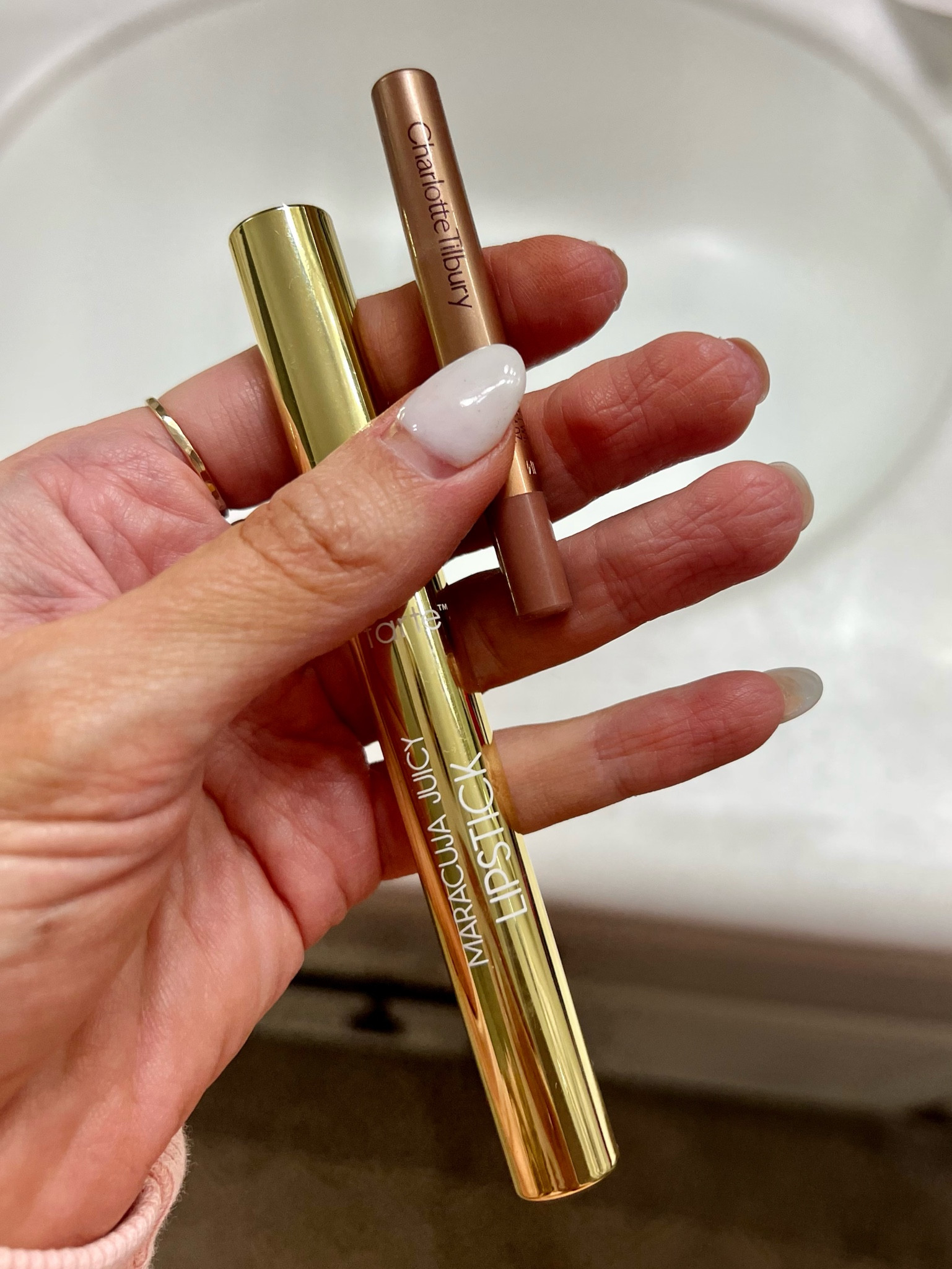 My ride or die liner and nude pink lip combo. SARAH to save on the lipstick! Shades: liner iconic nude, lipstick buffed pink