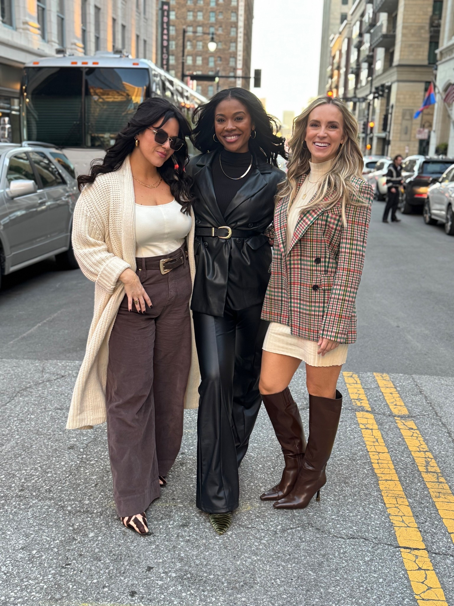 The Motherhood season 2 

#LTKMidsize #LTKStyleTip