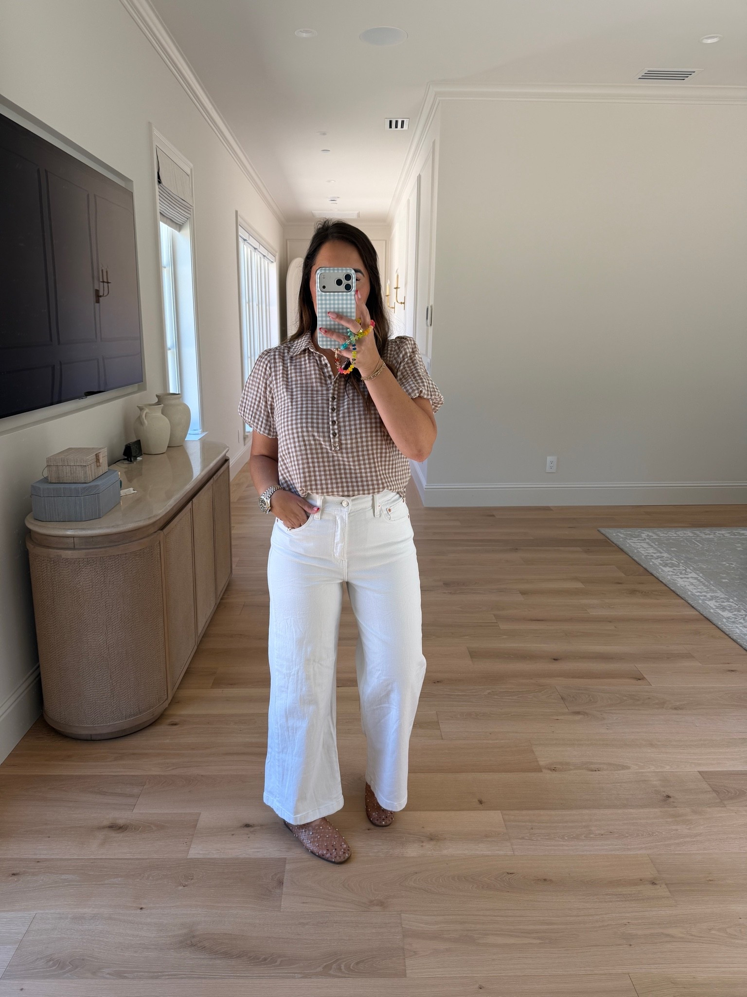 The cutest @Anthropologie Gingham blouse 🤌🏼 use code AURELIE20 #anthropartner