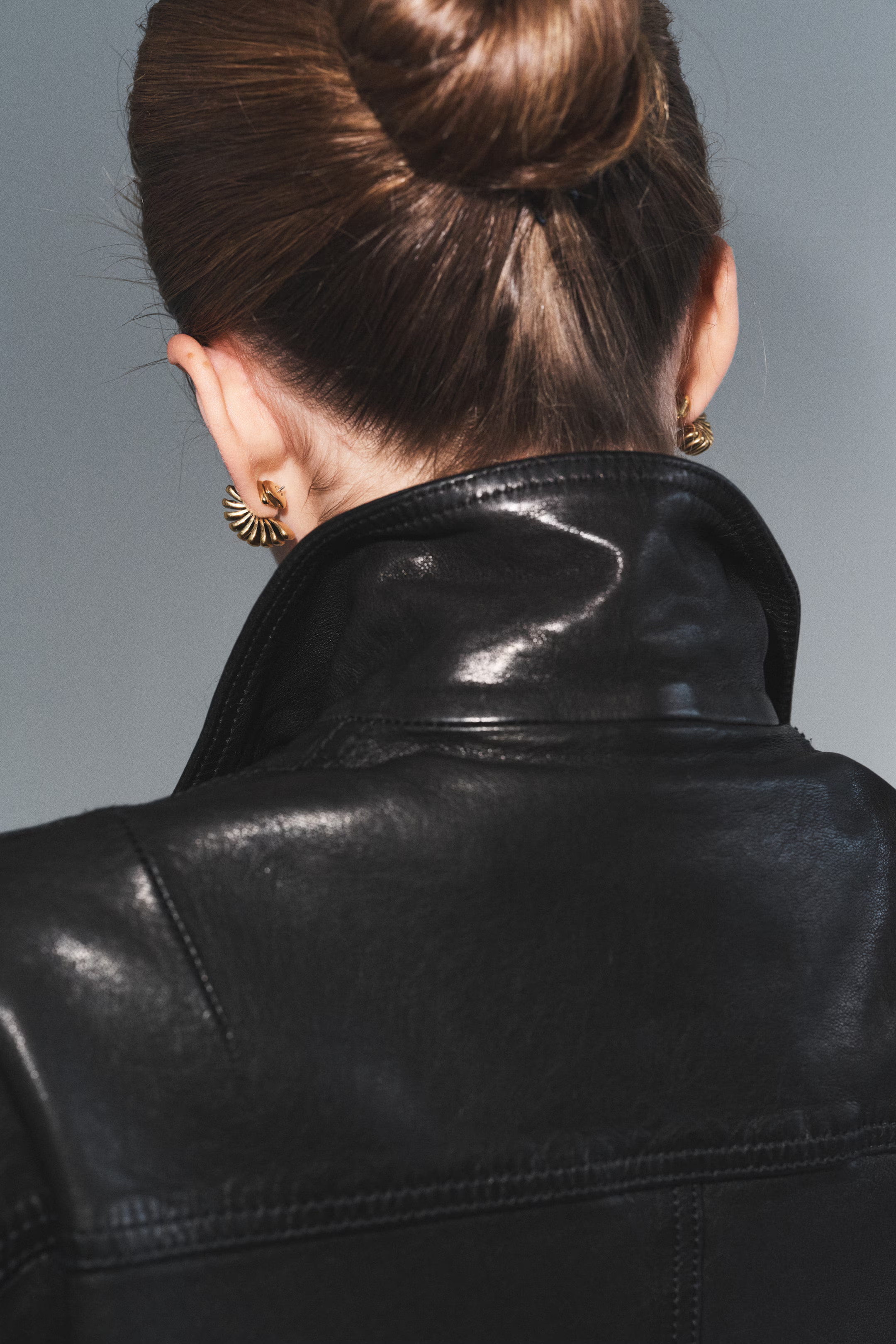 Curved earrings | H&M (UK, MY, IN, SG, PH, TW, HK)