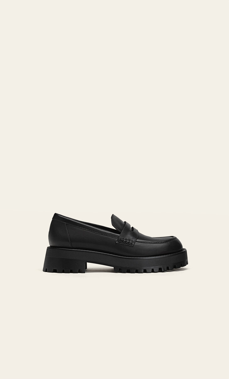 Loafers with track soles - Women's fashion | Stradivarius United Kingdom | Stradivarius (UK)