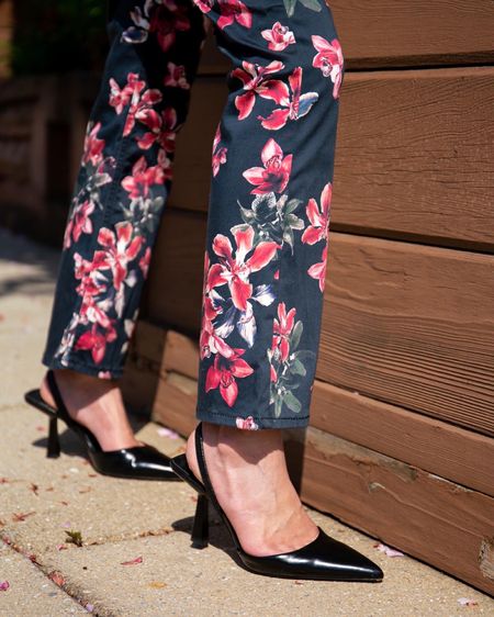 Floral pants with kitten heels 🖤🌺💙
#flowerpower #blackheels #floralprint 


#LTKstyletip #LTKunder100 #LTKSeasonal