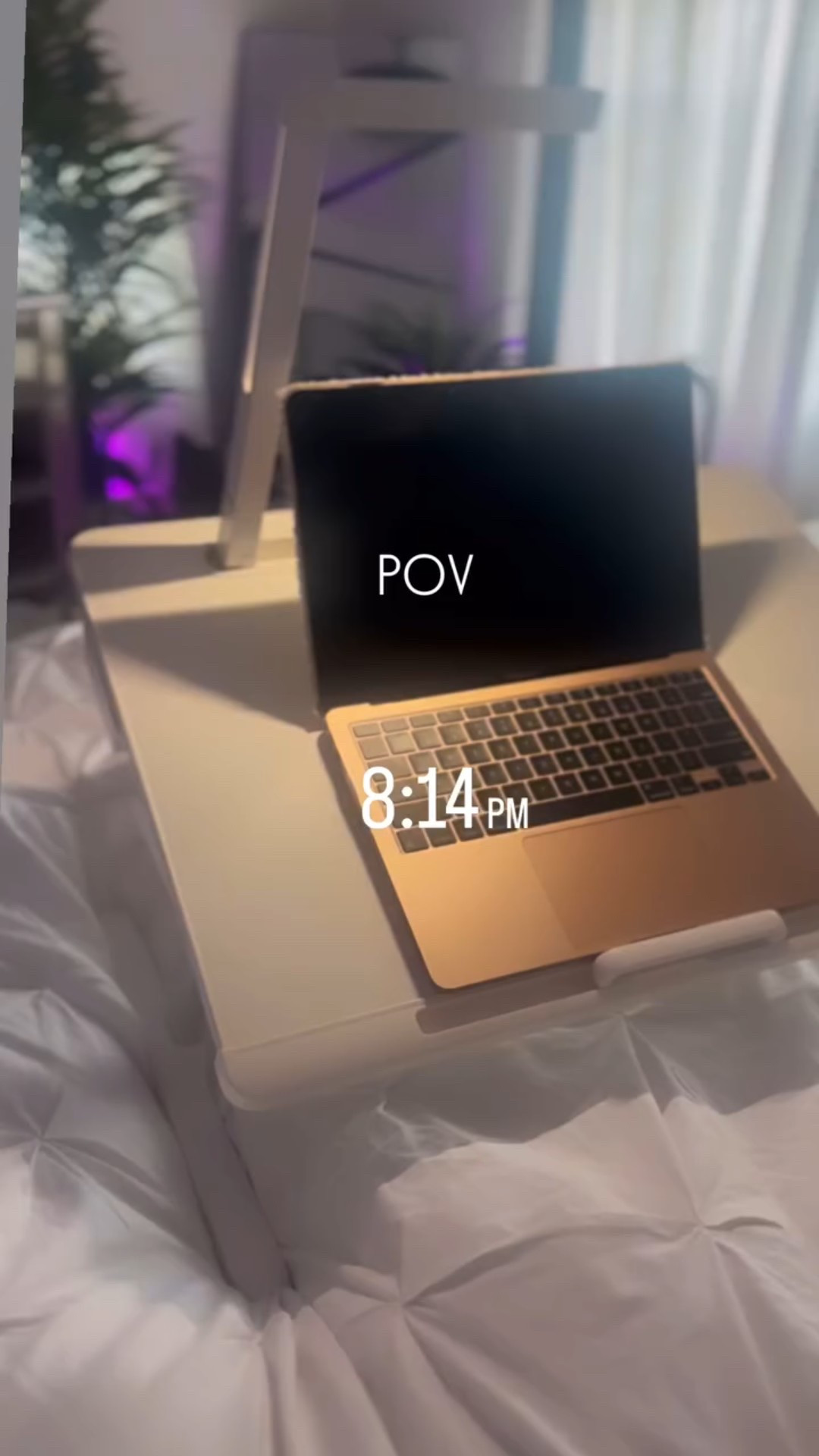 This XL desk is next level! It is used in a bed or any other table to for the most chic and mi imagistic works station. It features an LED light that has three adjustable levels in which it also swivels three different ways a drawer a book or tablet stand. It can be used as a bed trey or a couch table as well. I use it in my home office on my bed and in my couch! ✊ 