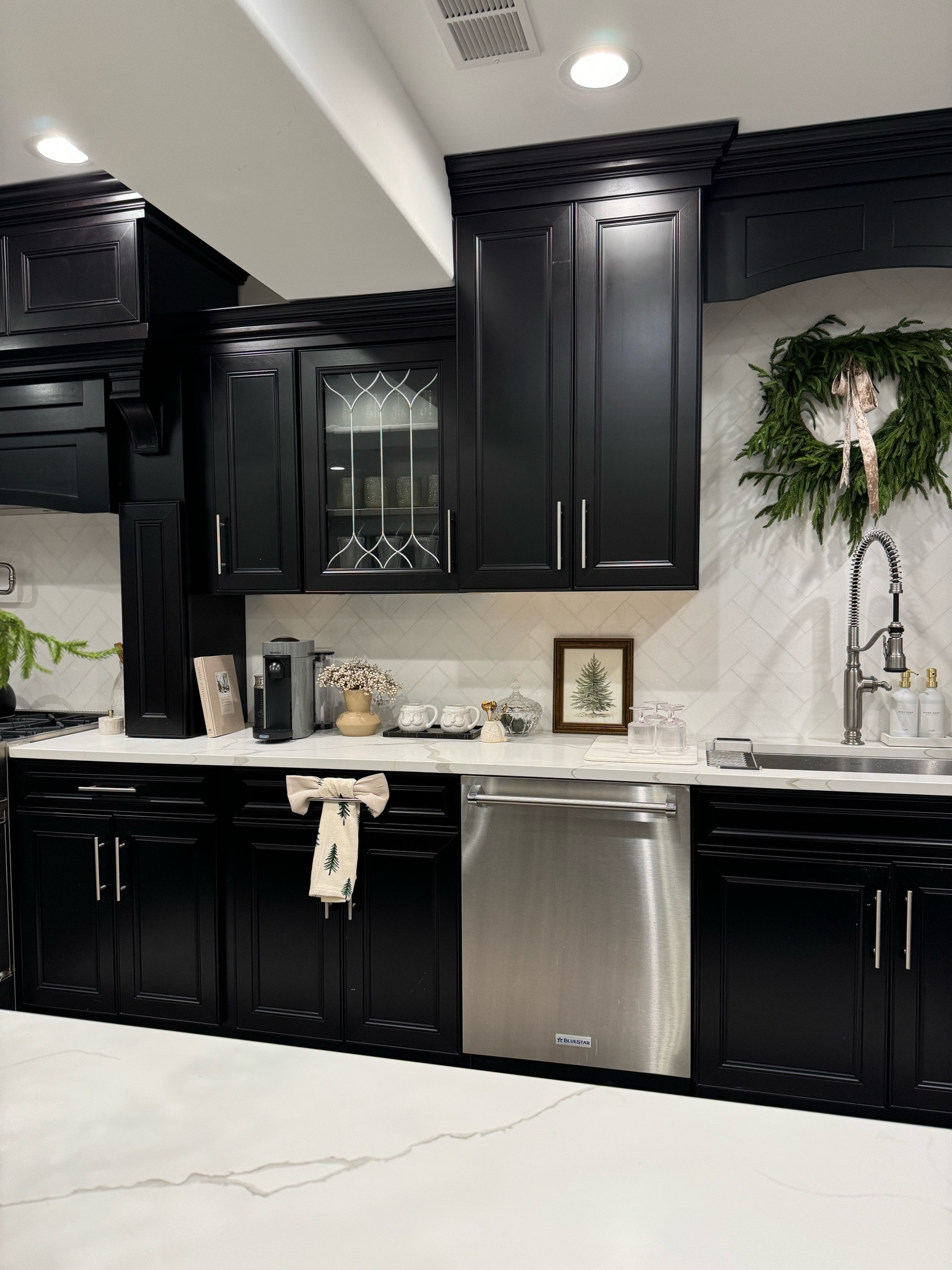 Kitchen Christmas views! 

#LTKHoliday #LTKCyberWeek #LTKHome