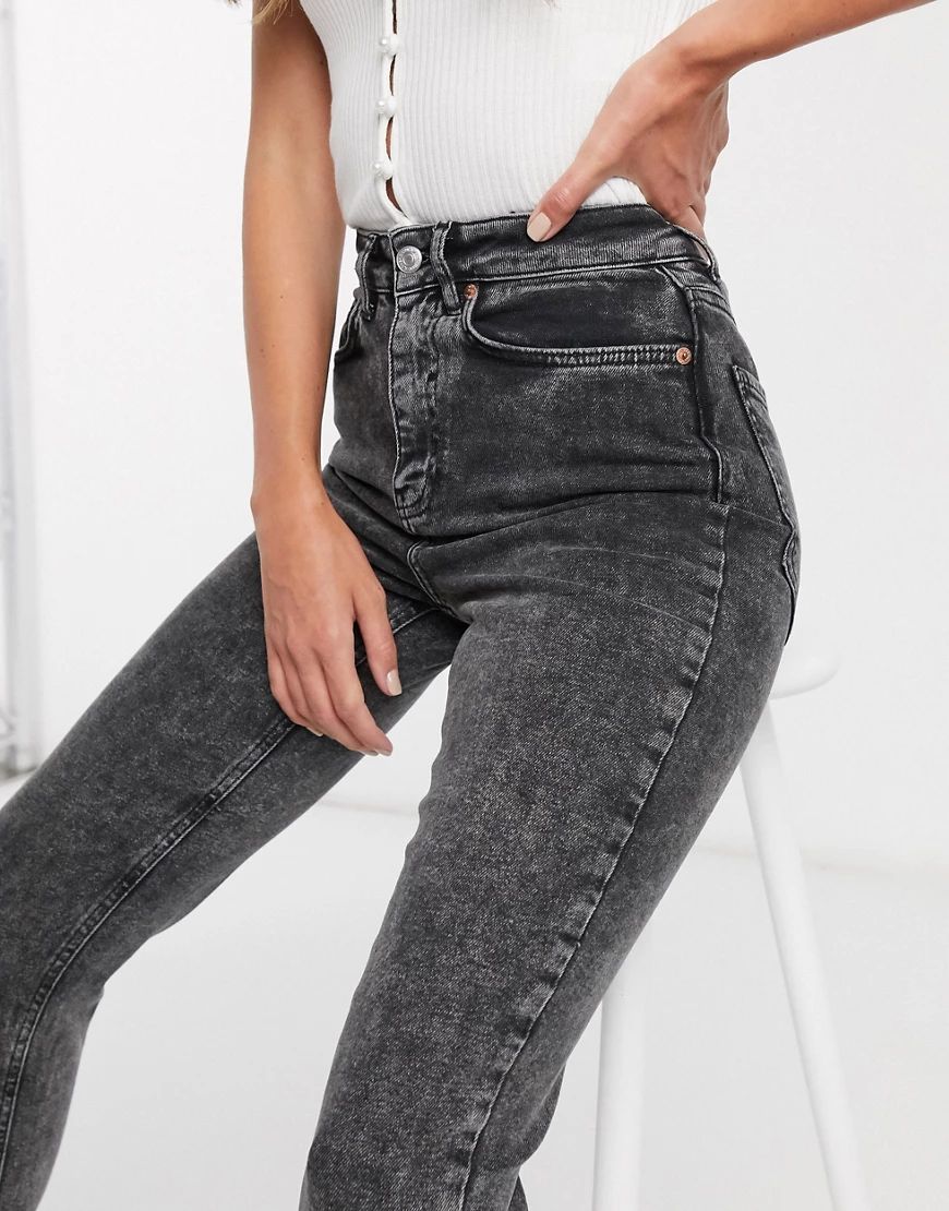 New Look acid wash mom jeans in grey | ASOS (Global)