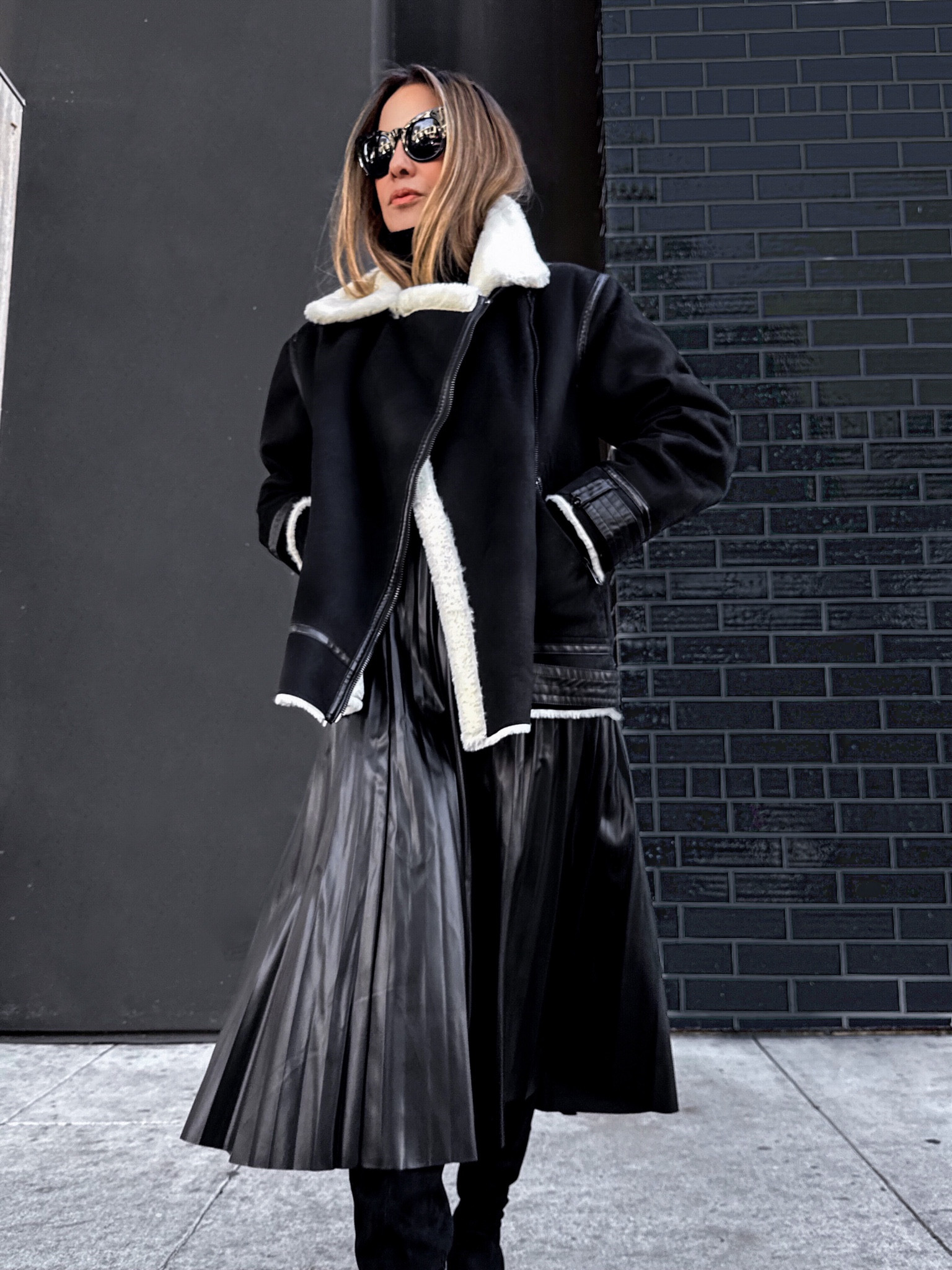 Модные дублёнки 2022. Дубленка 2024 женская тренд. Sandro paris дубленка. Модные дубленки зима 2025. Тренды дубленок 2022-2023.