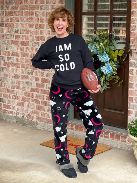 My stay-at-home Super Bowl party look. Graphic sweatshirt, old fuzzy PJ pants, UGG dupe slippers!

Have fun watching the game, y’all!

#LTKstyletip #LTKfindsunder50 #LTKSeasonal