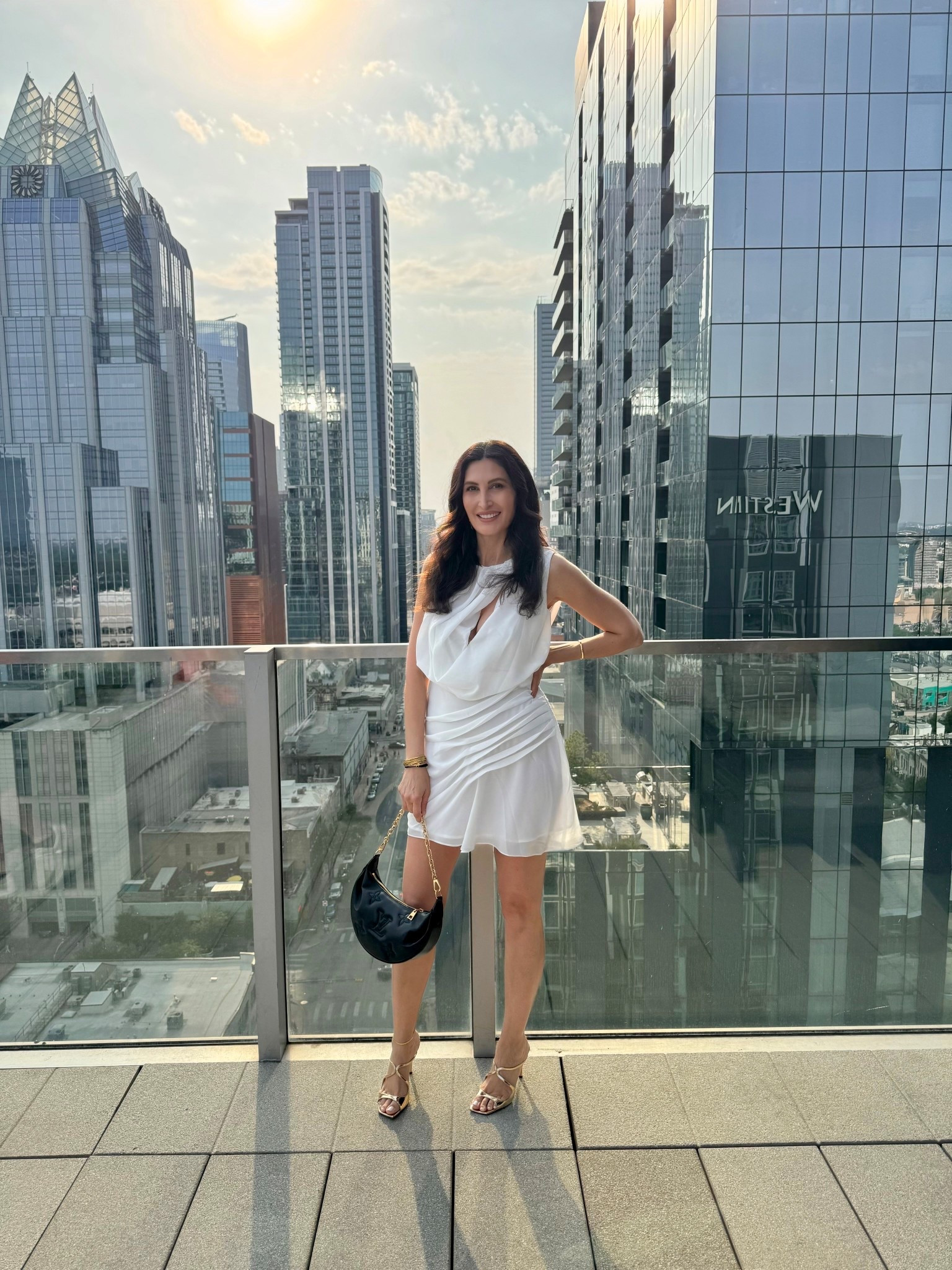 Perfect summer white draped dress. 

#drapeddress #whitedresa 
