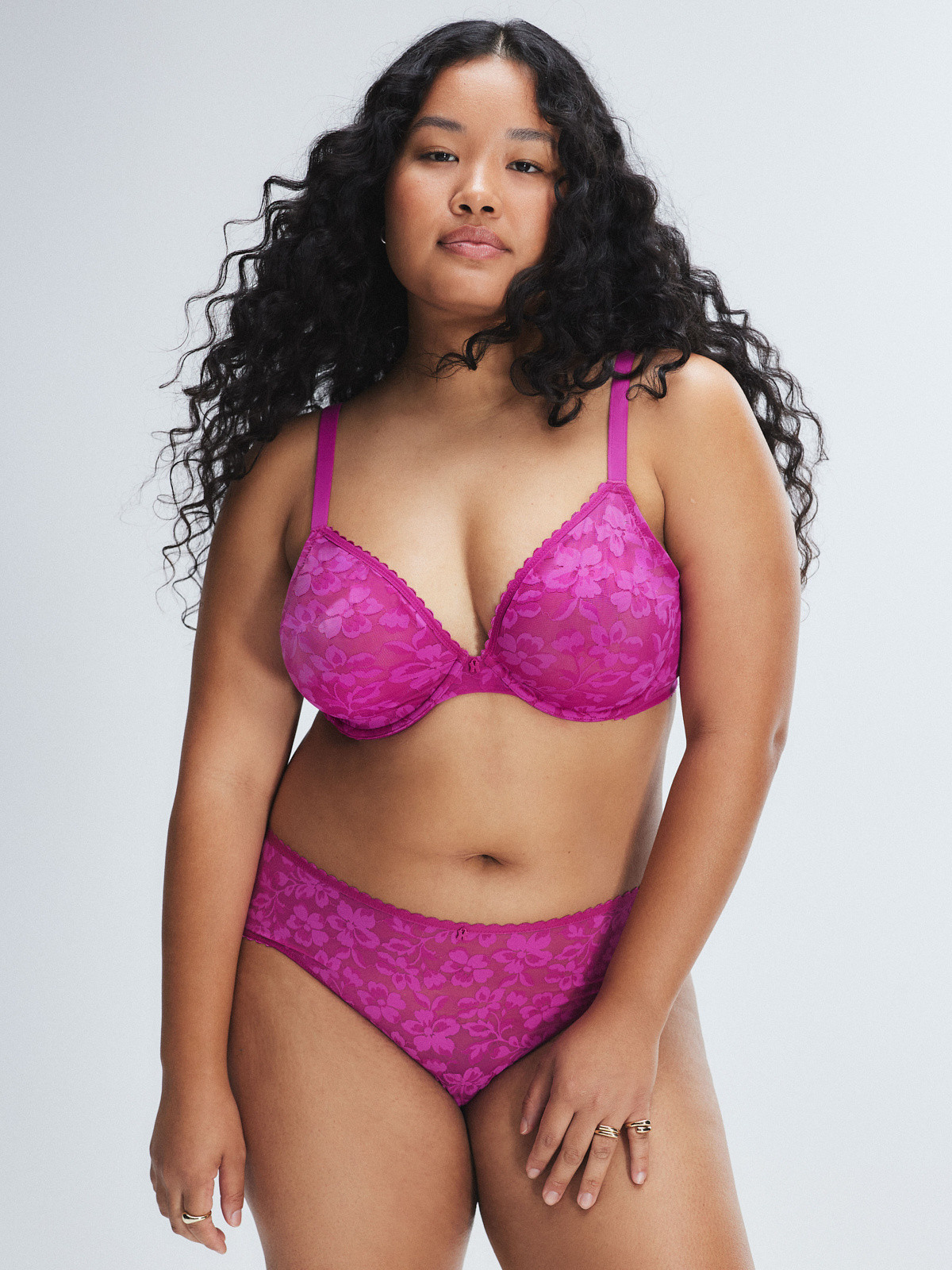 Lavish Lace Unlined Plunge Bra | Savage x Fenty - North America