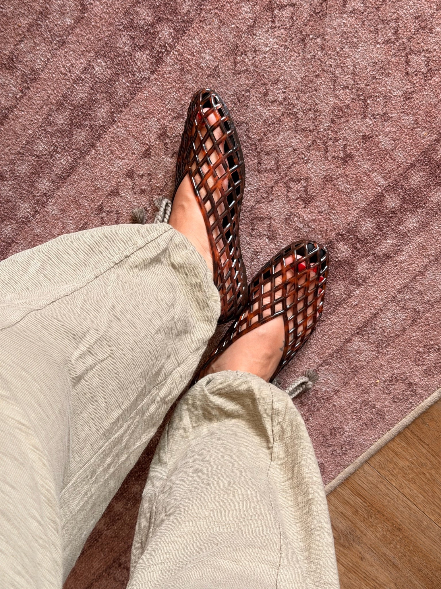 The most comfy, non sticky jelly shoes!

#LTKSaleAlert #LTKmomlife #LTKootd