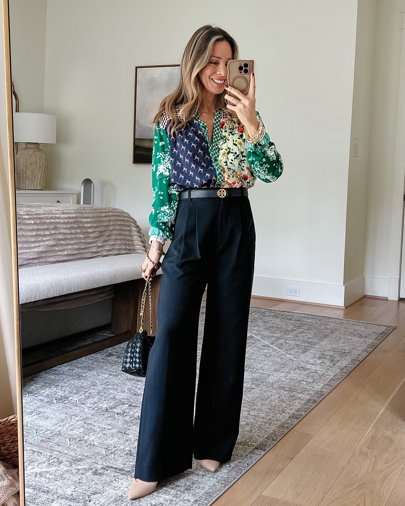 Fall style faves • these @abercrombie tailored pants are so pretty and polished 

Top Fit: I’m wearing an XS

Pants Fit: I’m wearing a 25 Short
