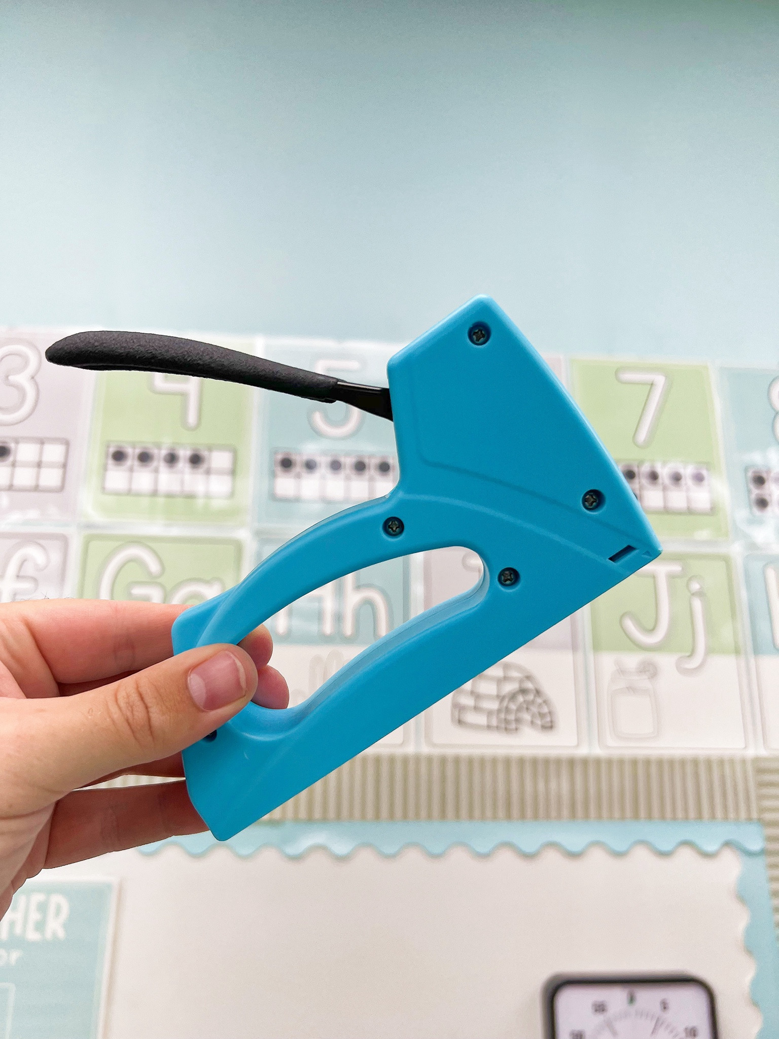 The BEST tool for classroom set up! This handheld light duty stapler is the best for hanging decor in your classroom & home! #classroomsetup #teachermusthaves

#LTKSeasonal #LTKFamily #LTKBacktoSchool