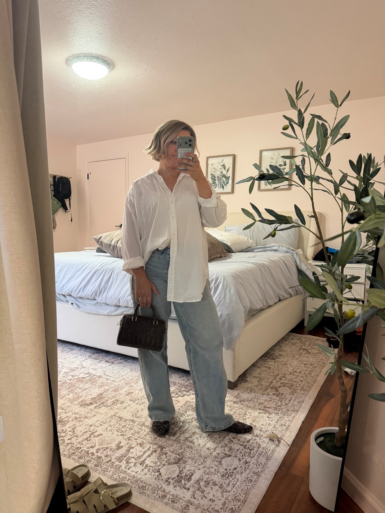 casual date night outfit / 30 something style 

Jeans are tts, wearing XL in shirt 

#LTKbeauty #LTKitbag #LTKstyletip