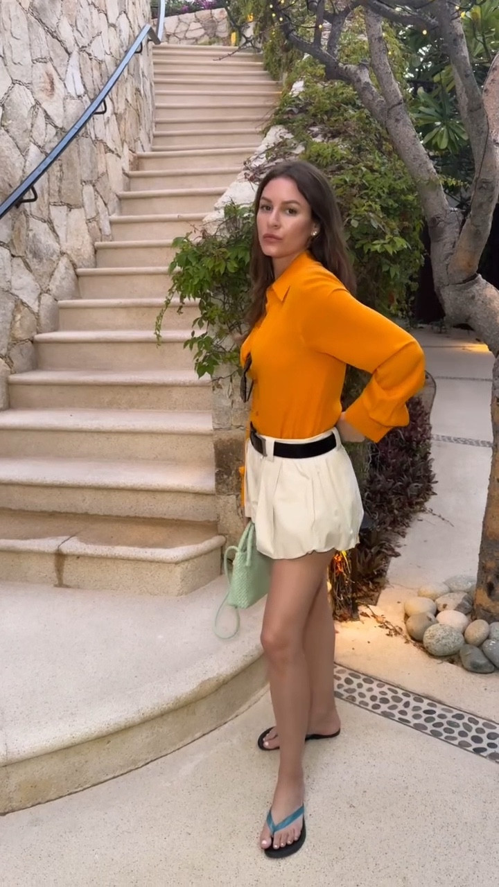 Vacation OOTD 🧡 Randomly found these bubble shorts while browsing and they’re so cutee

#LTKStyleTip #LTKTravel #LTKSeasonal