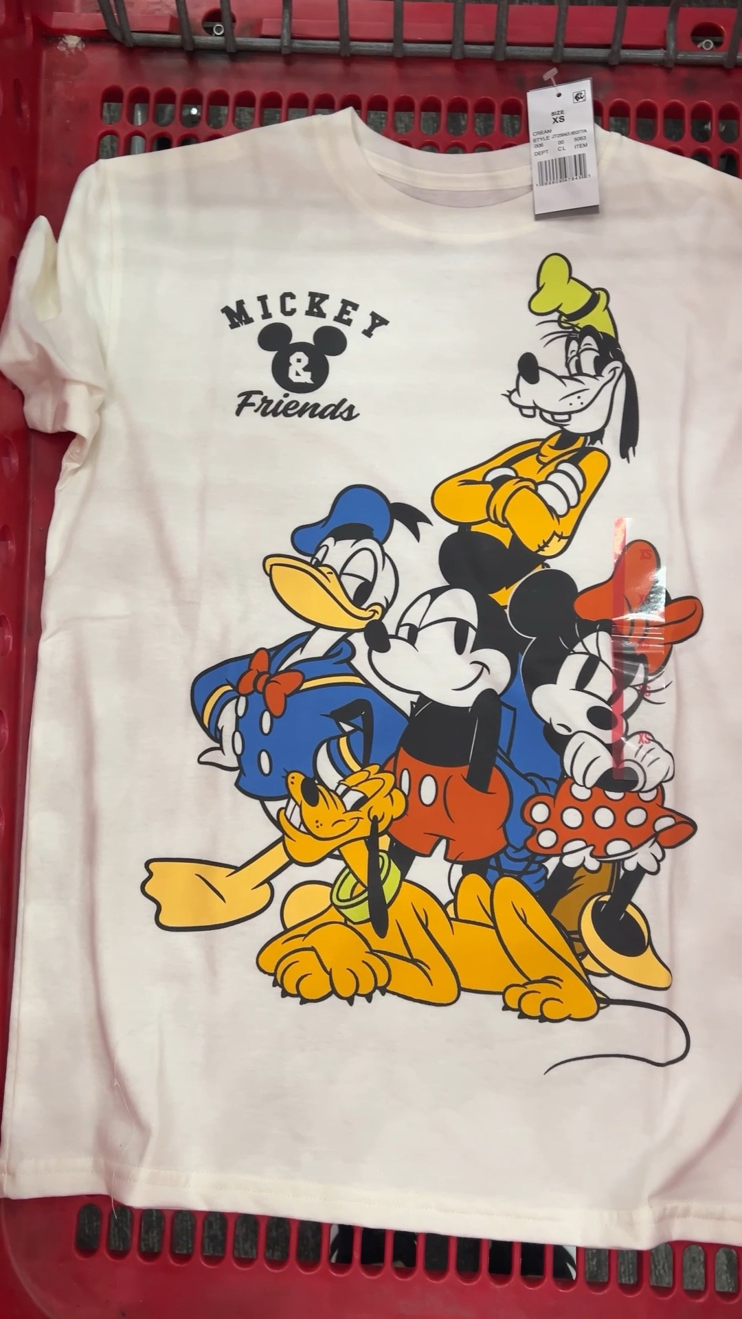 New Mickey Mouse & Friends tee @Target 

#targetfinds #targetstyle #newattarget #disneystyle #disneyfashion