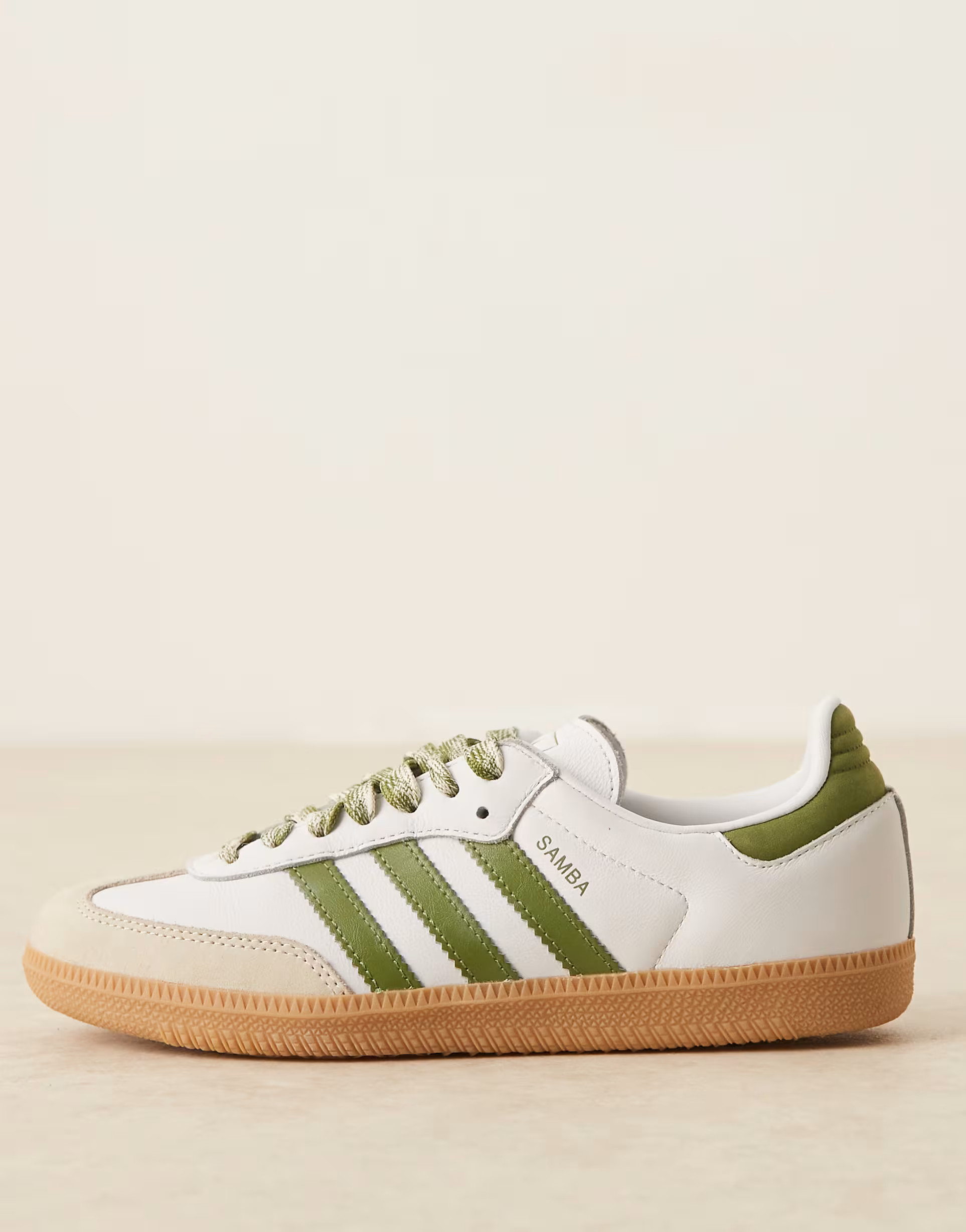 adidas Originals Samba OG sneakers in white and khaki green | ASOS (Global)