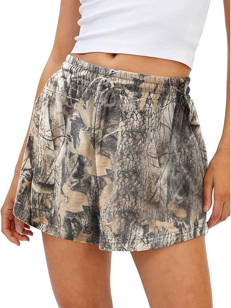 Womens Camo Sweat Shorts Y2K Casual Elastic Waist Shorts Maple Leaf Print Athletic Shorts for Bea... | Amazon (US)