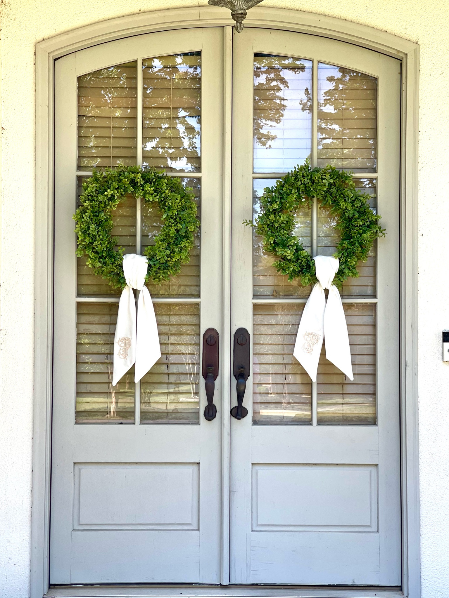Home Decor, Spring home refresh, spring decor, spring home decor, front door wreath, wreath sash 

#LTKhome #LTKFind #LTKSeasonal