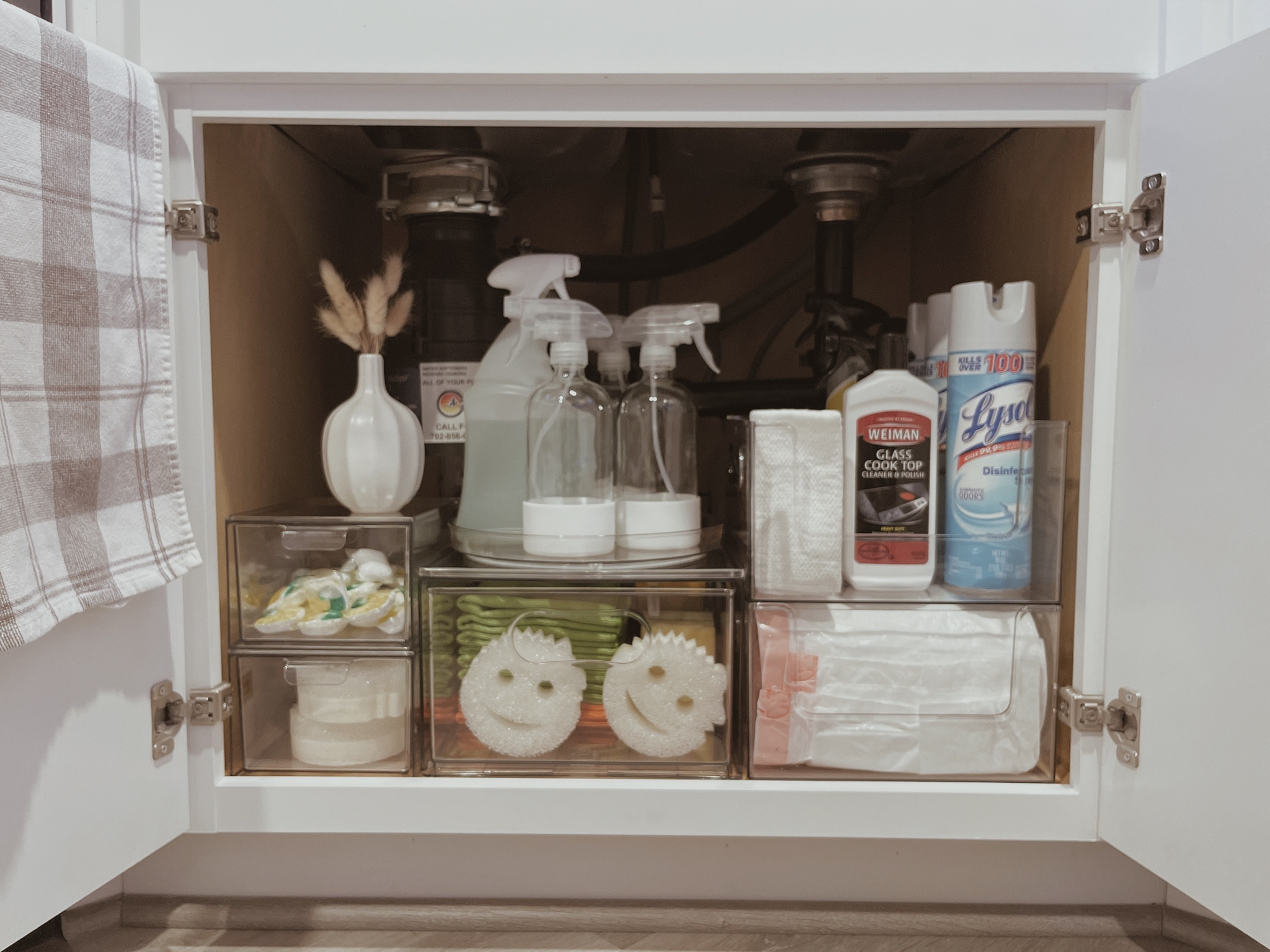 Under Kitchen Sink Organization.
#Kitchen #organization #kitcheninspo

#LTKFind