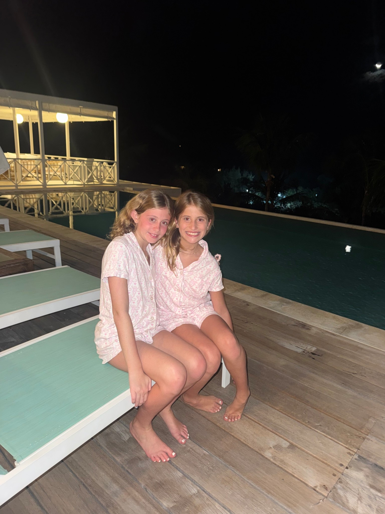 XXS on these cute girls 🩷