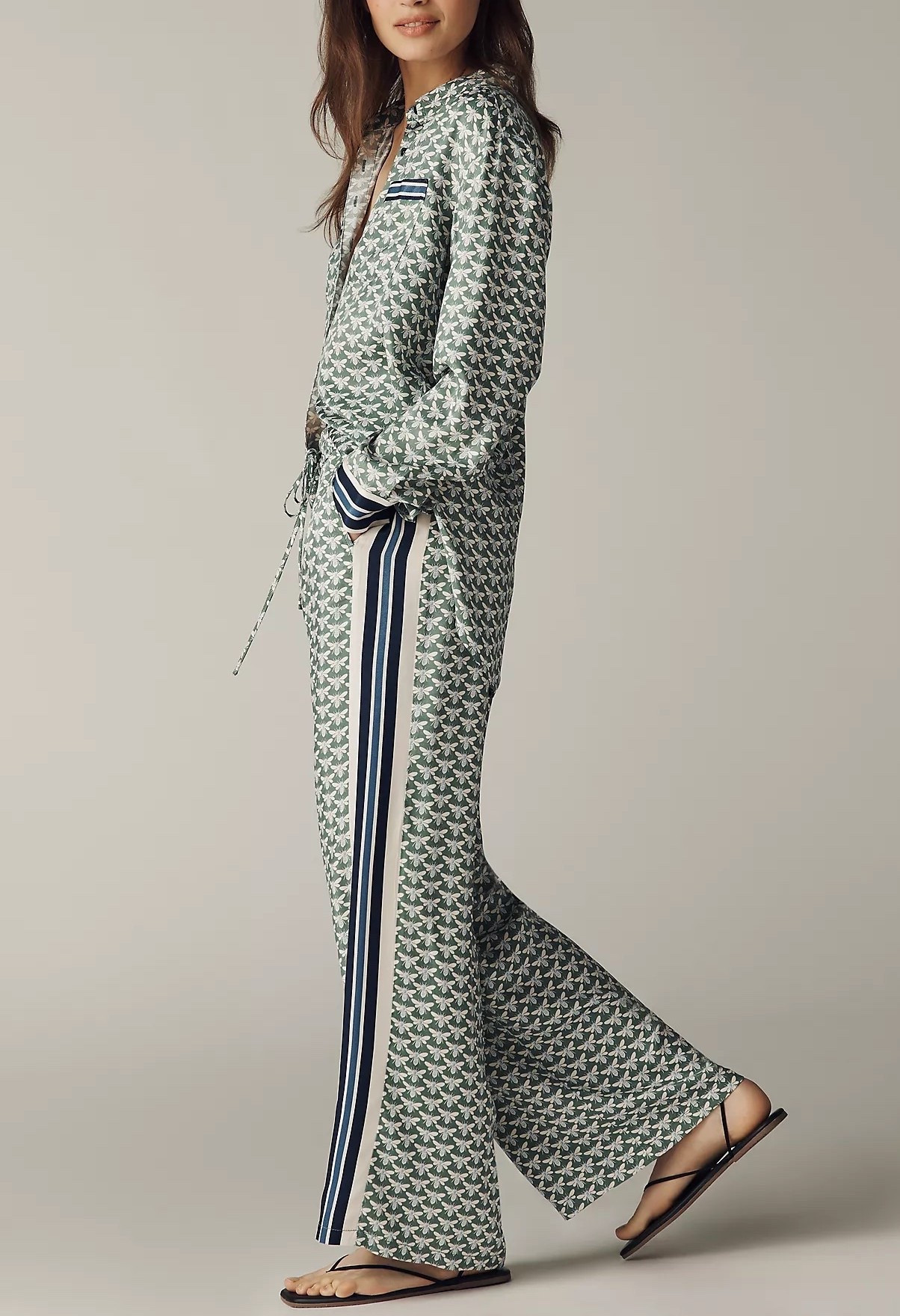 I have this matching set in another print and love it!


#LTKSeasonal