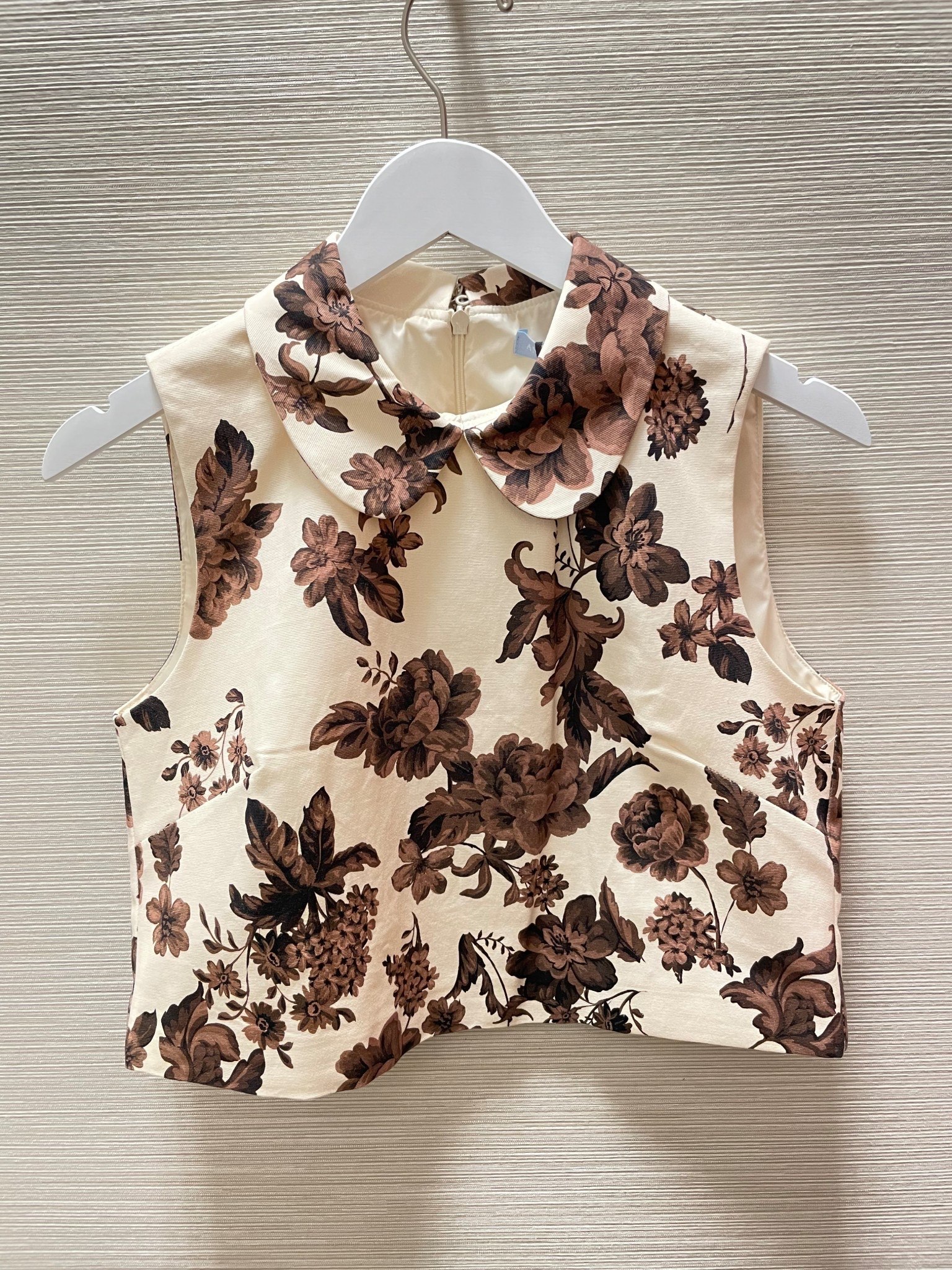 Brown floral Peter Pan collar crop top from Antonio Melani x Style Bungalow collab at Dillards. Runs TTS  

#LTKSeasonal