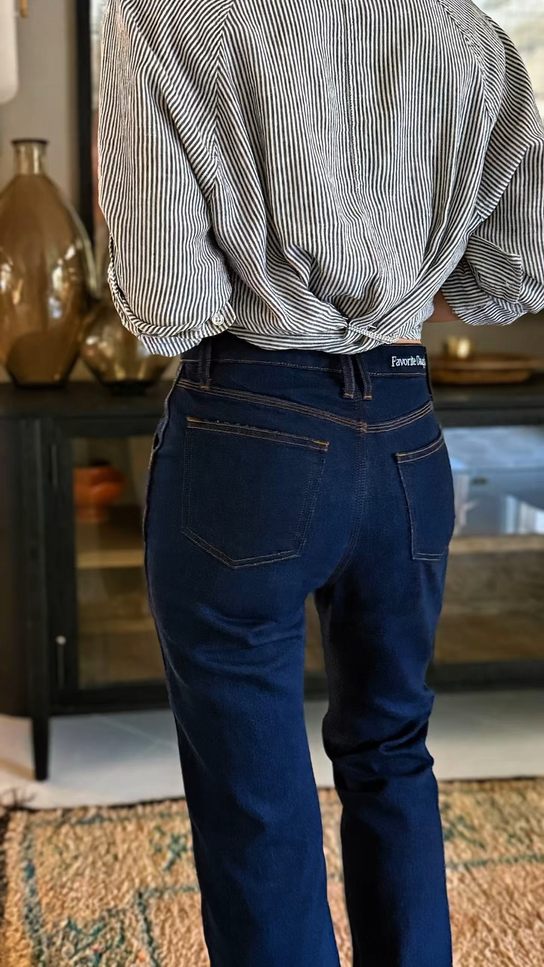 Favorite Daughter jeans doing what they do best. Also, cinch pins for a little extra shape 🙌🏼
•••
#LTKOutfits #LTKFallStyle #FavoriteDaughter #ZSupply #CinchPin #DenimStyles #DenimOutfit #FallFashion #EverydayStyle #Elevated
•••


#LTKSeasonal #LTKdayinmylife #LTKootd #LTKCyberWeek